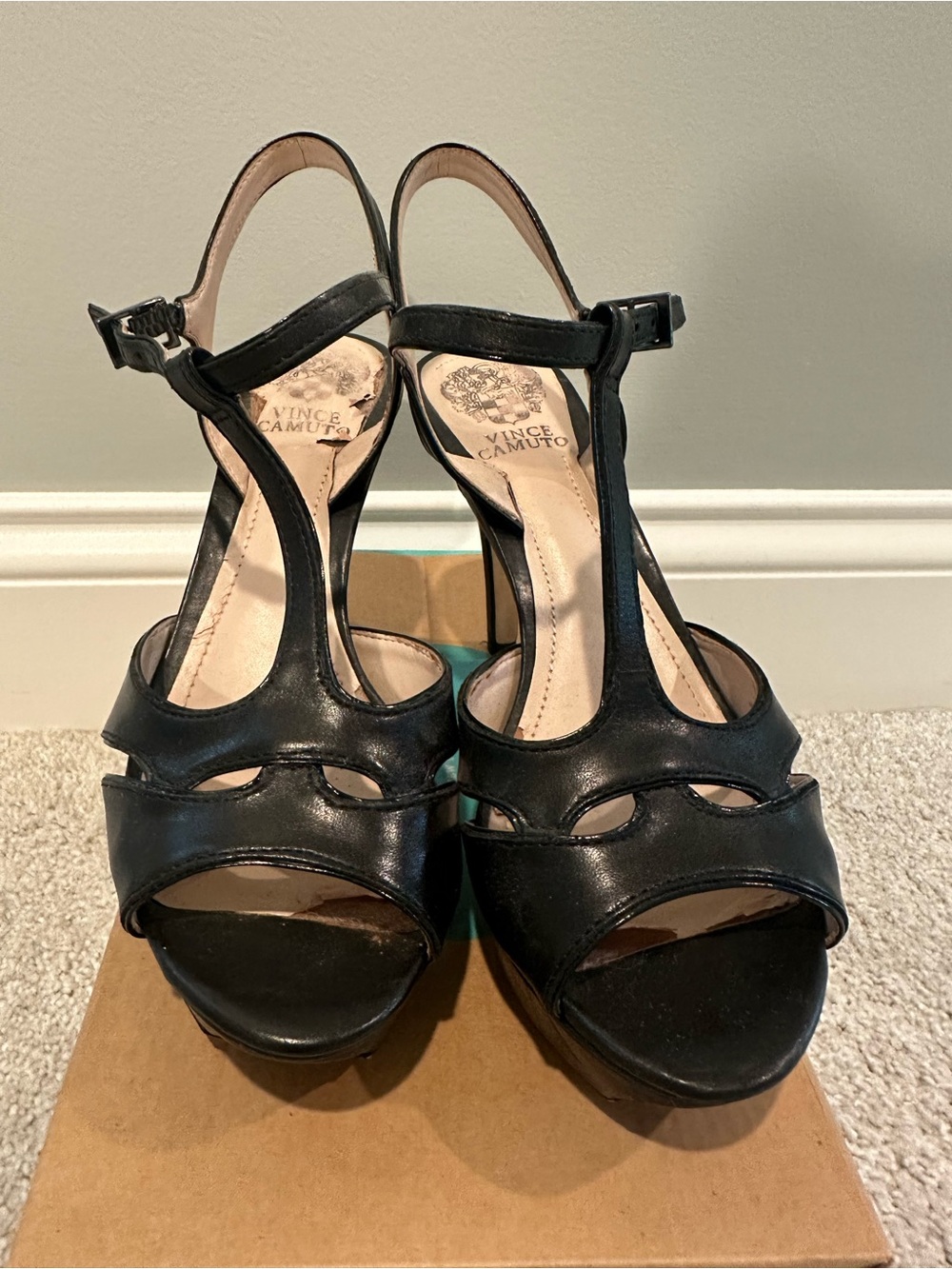 Vince Camuto Black Leather T-Strap Platform Sandals